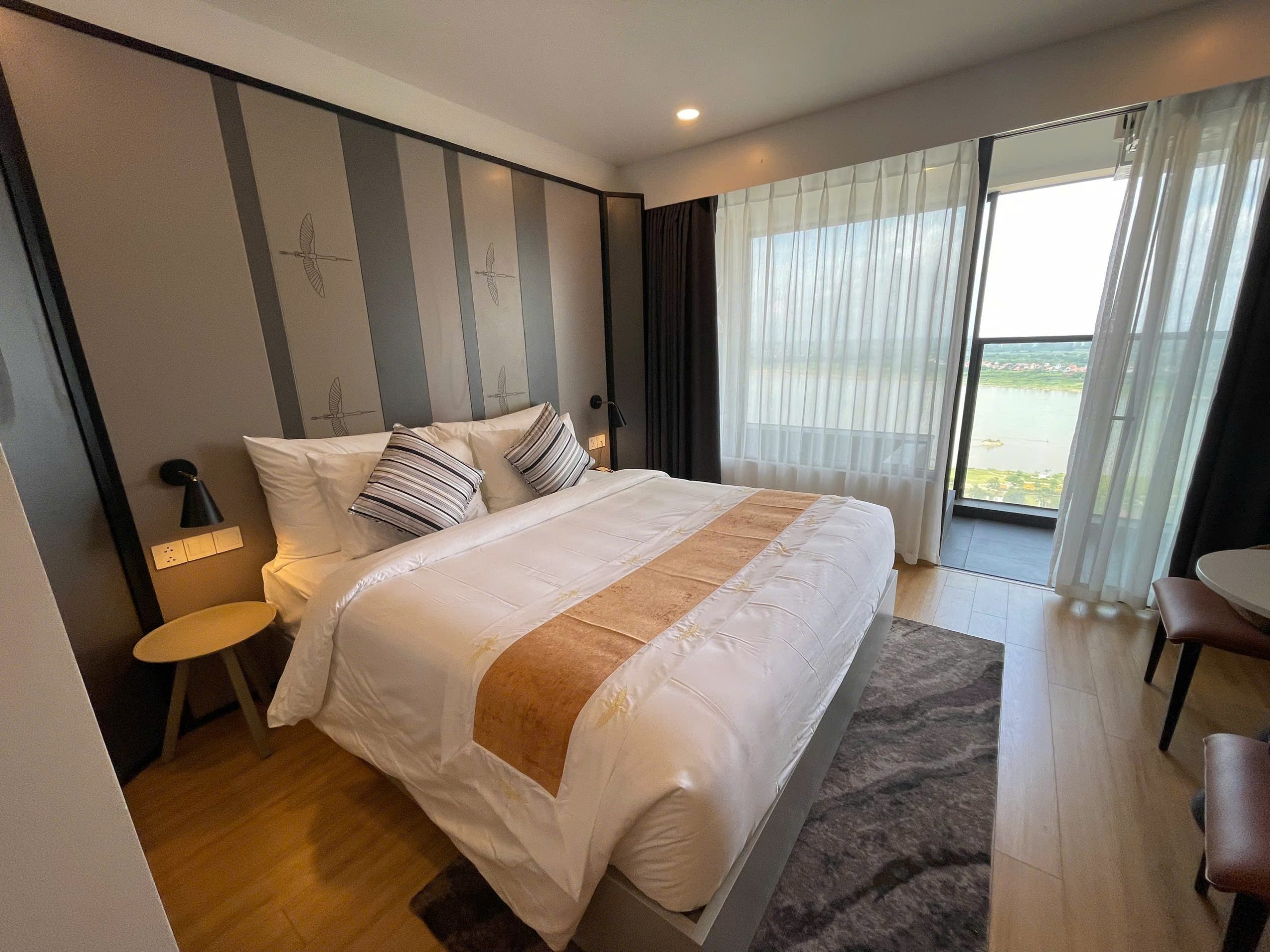 Căn studio view sông Wyndham Thanh Thủy giá chỉ 910tr bao phí