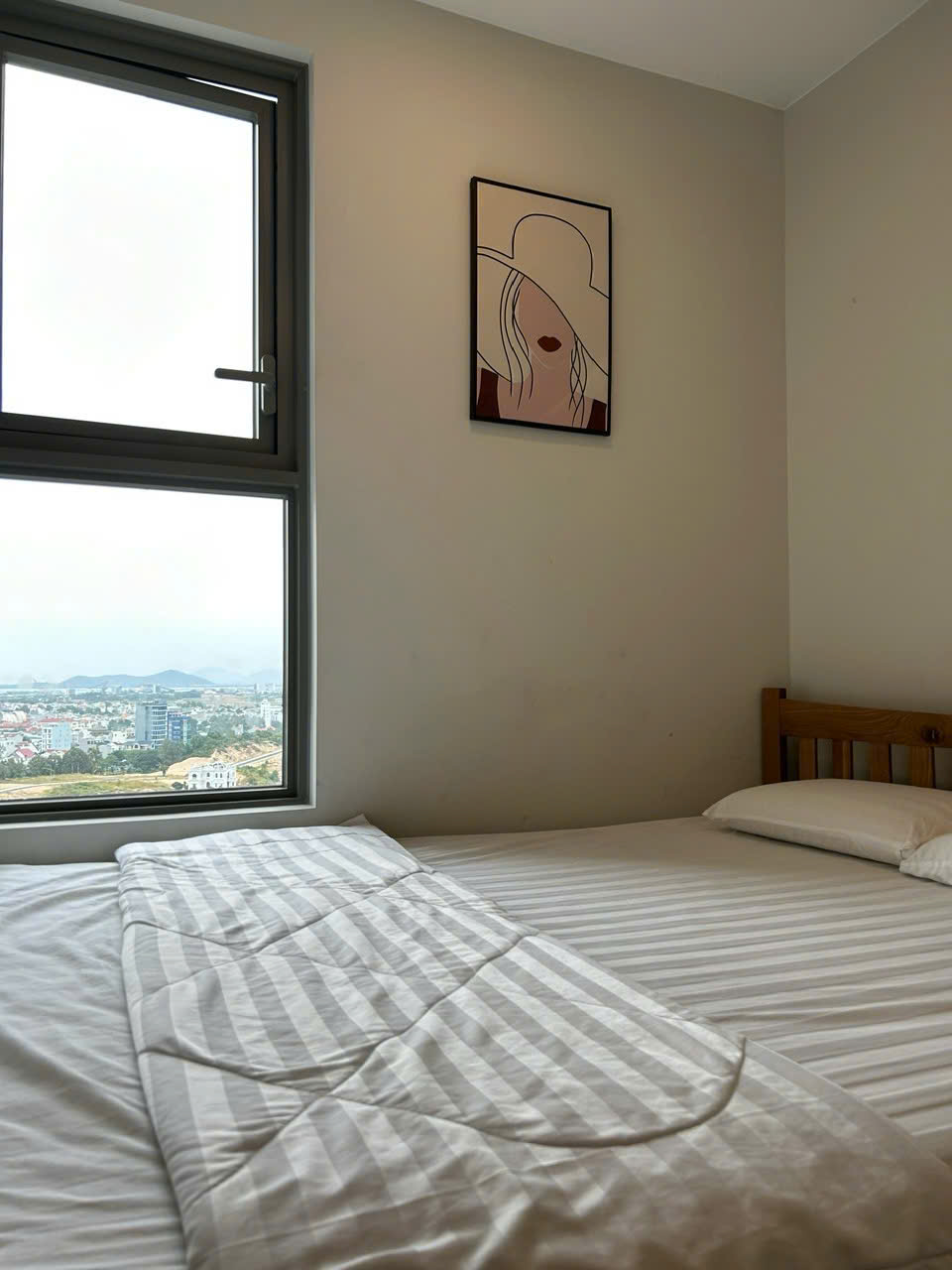 Cần chuyển nhượng căn 2PN The Sóng tầng cao giá chỉ 2 tỷ 3 bao phí